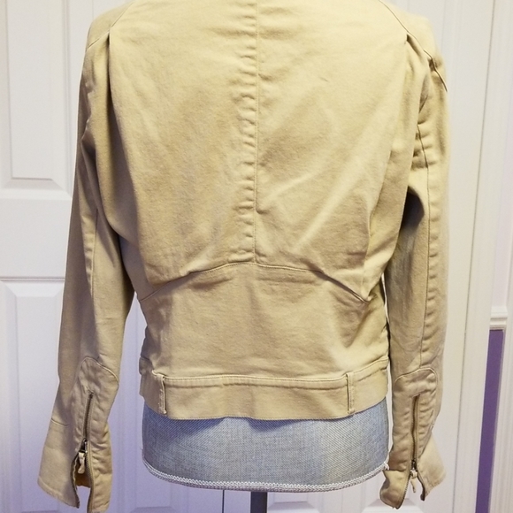 Jacket - Picture 3 of 8